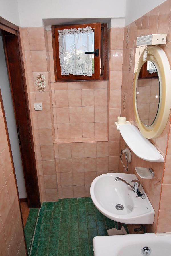 Apartment Supetarska Draga - Donja 5030A Exterior photo